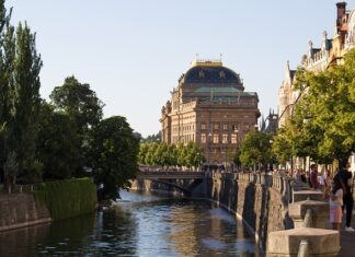 Czy w Czechach można płacić polską kartą?